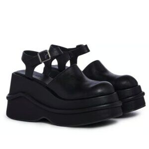Delia’s platform shoes